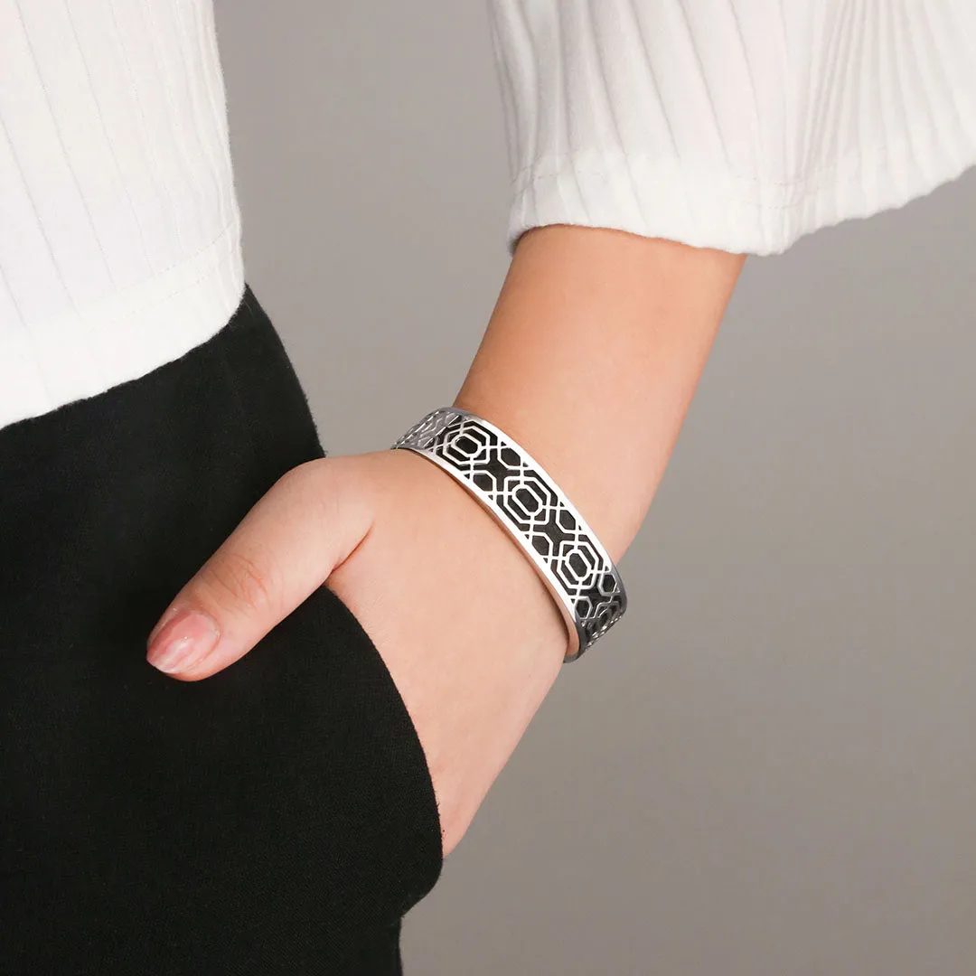 Peranakan Grace Bangle - Obsidian Black - Sterling Silver