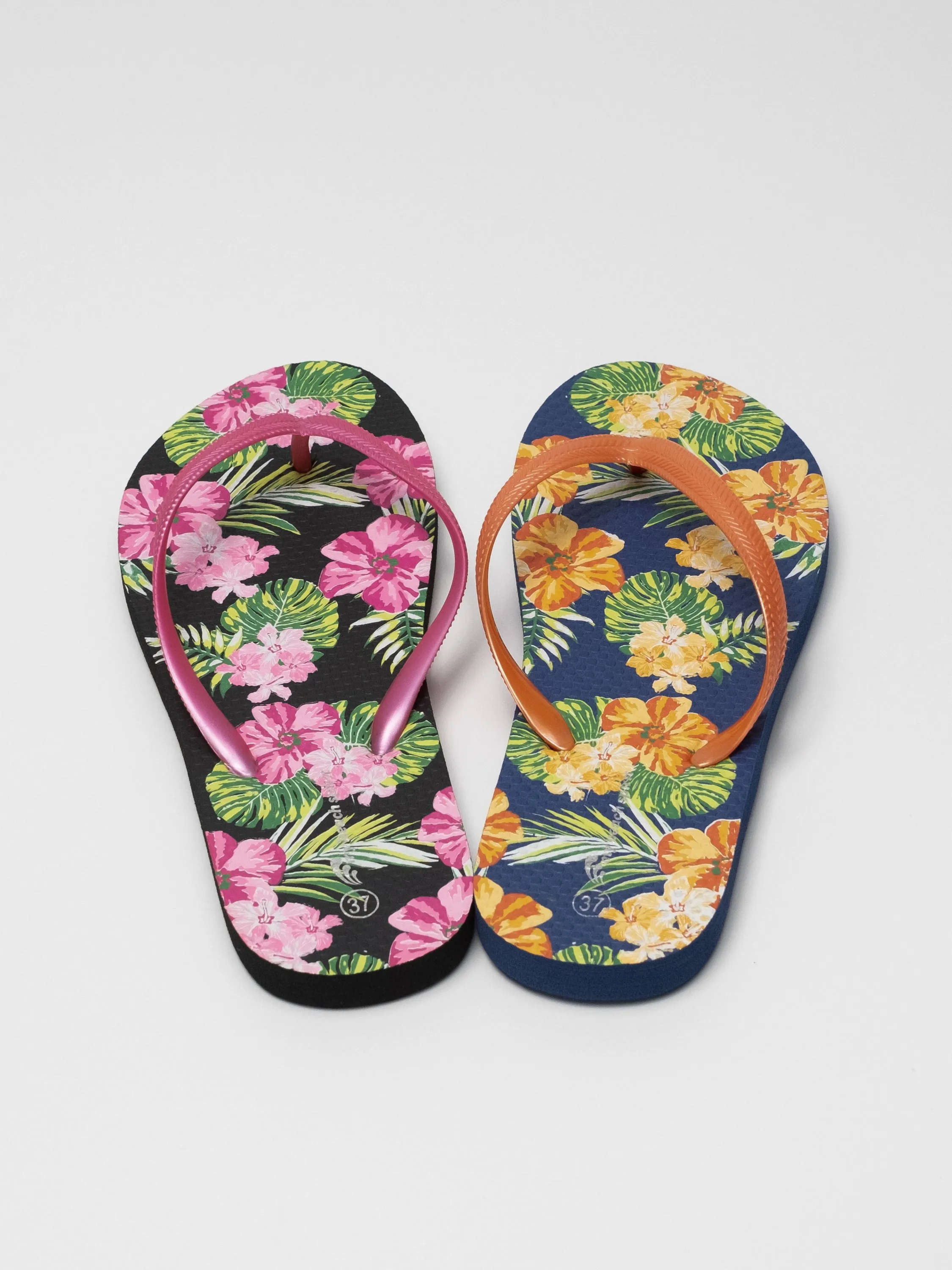 Tropical flowers beach slipper